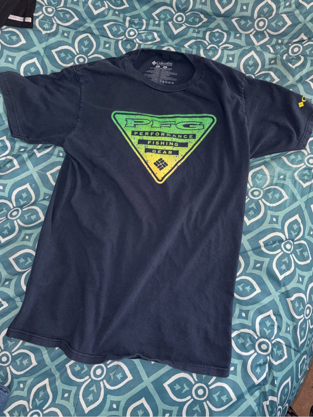 Men’s Columbia tshirt.